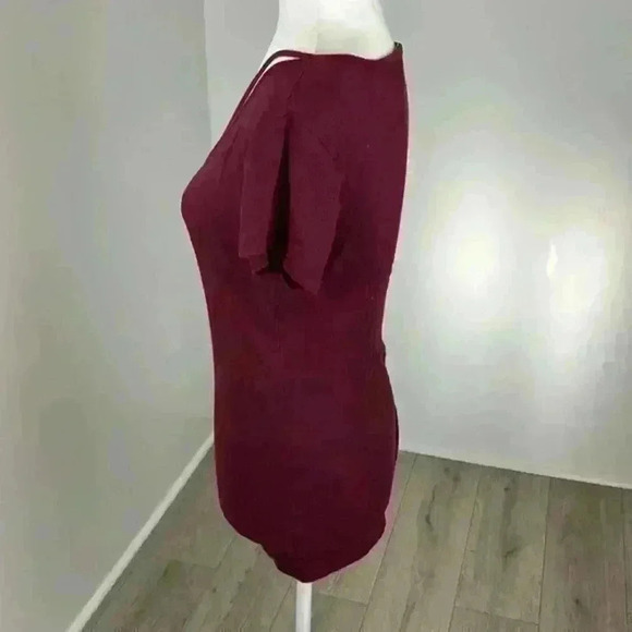 Ambiance Maroon V-Neck Tee Size Medium - Picture 3 of 10